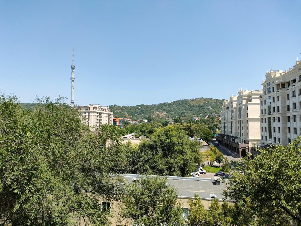 Квартира Коктобе С Видом На Горы Apartamento Almaty Exterior foto